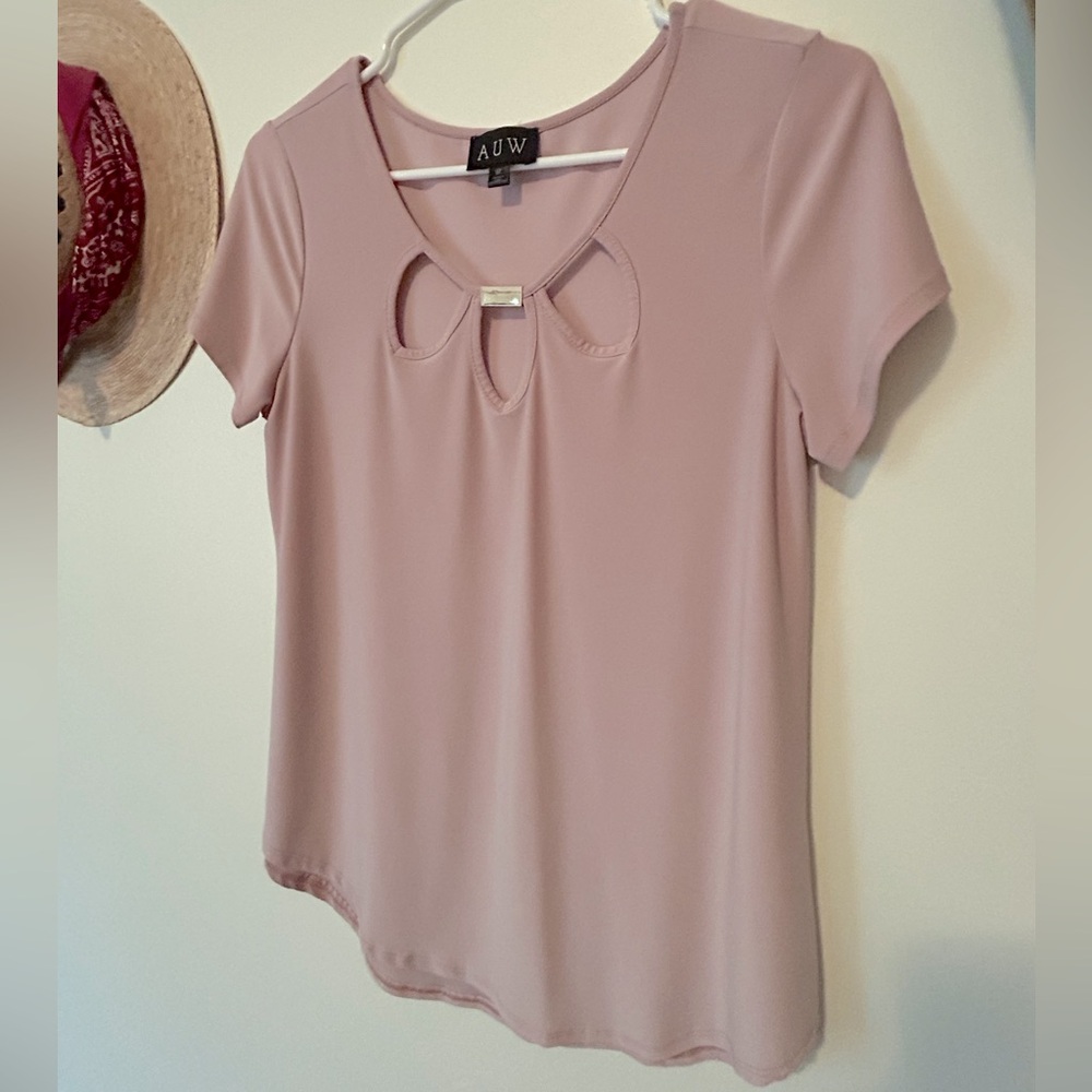 AUW Pink top. Triple keyholes adorned with jewelry middle of front blouse.